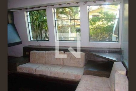 Casa à venda com 3 quartos, 237m² em Jardim Peri Peri, São Paulo