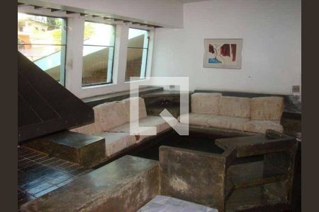 Casa à venda com 3 quartos, 237m² em Jardim Peri Peri, São Paulo