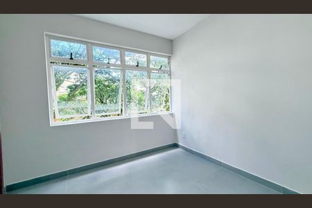 Apartamento à venda com 2 quartos, 60m² em Anchieta, Belo Horizonte