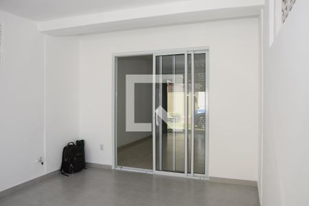 Casa de Condomínio para alugar com 2 quartos, 71m² em Chacara Santa Maria, Embu das Artes