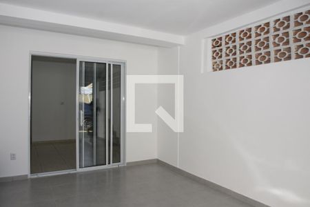 Casa de Condomínio para alugar com 2 quartos, 71m² em Chacara Santa Maria, Embu das Artes