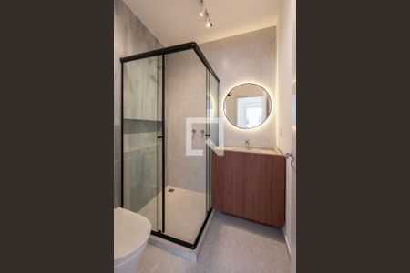 Banheiro suíte  de apartamento à venda com 2 quartos, 80m² em Independência, Porto Alegre