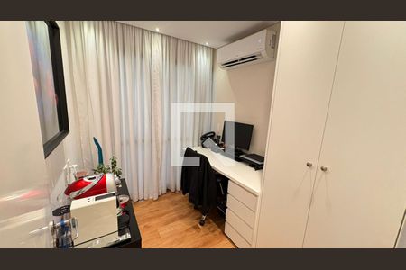 Quarto de apartamento à venda com 3 quartos, 93m² em Vila Ipojuca, São Paulo