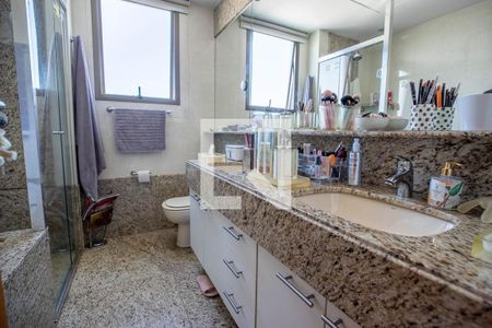 Banheiro da Suíte 1 de apartamento à venda com 4 quartos, 172m² em Sion, Belo Horizonte