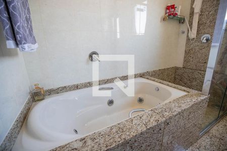 Banheiro da Suíte 1 de apartamento à venda com 4 quartos, 172m² em Sion, Belo Horizonte