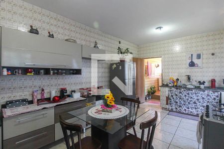 Casa à venda com 2 quartos, 126m² em Vila Sapopemba, São Paulo