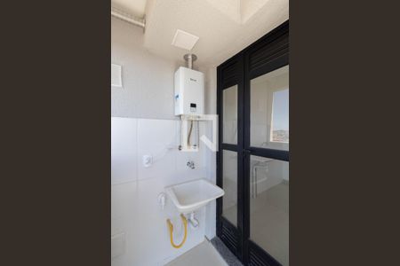 Varanda e Área de Serviço de apartamento para alugar com 2 quartos, 42m² em Vila Campanela, São Paulo