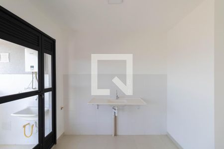 Sala e Cozinha de apartamento para alugar com 2 quartos, 42m² em Vila Campanela, São Paulo