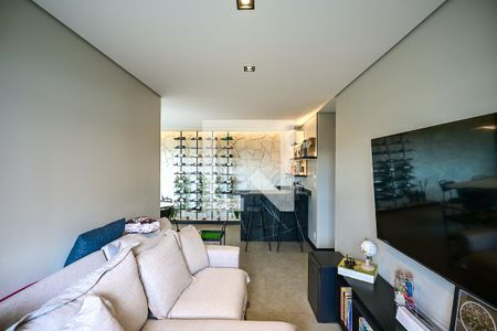 Sala de Tv de apartamento à venda com 1 quarto, 77m² em Vila Suzana, São Paulo