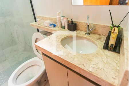 Banheiro  de apartamento à venda com 2 quartos, 59m² em Vila Humaita, Santo André