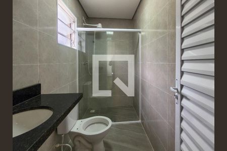 Banheiro  de casa de condomínio para alugar com 1 quarto, 40m² em Real, Praia Grande