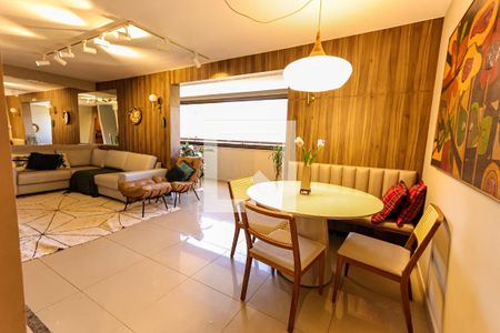 Sala de apartamento à venda com 4 quartos, 250m² em Buritis, Belo Horizonte