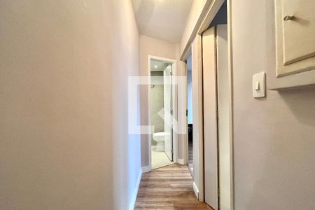 Corredor de apartamento para alugar com 2 quartos, 54m² em Parque Imperial, São Paulo