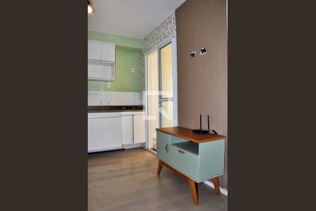 Detalhe - Sala e Cozinha de apartamento para alugar com 2 quartos, 29m² em Vila Mangalot, São Paulo