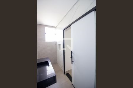 Banheiro da Suíte de casa à venda com 3 quartos, 198m² em Parque Maracana, Contagem