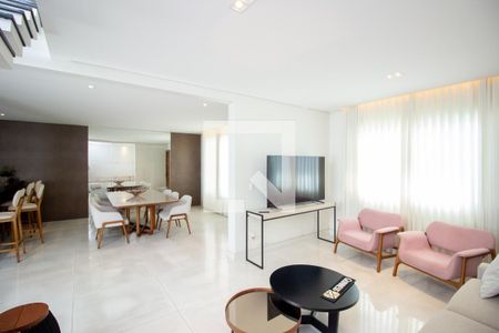 Sala de TV de casa à venda com 3 quartos, 230m² em Milanez, Contagem