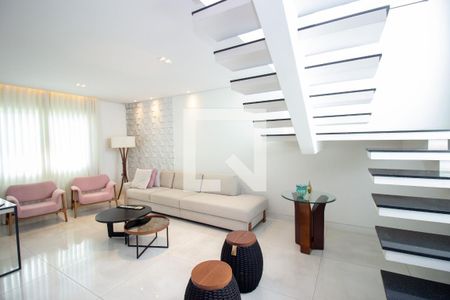Sala de TV de casa à venda com 3 quartos, 230m² em Milanez, Contagem