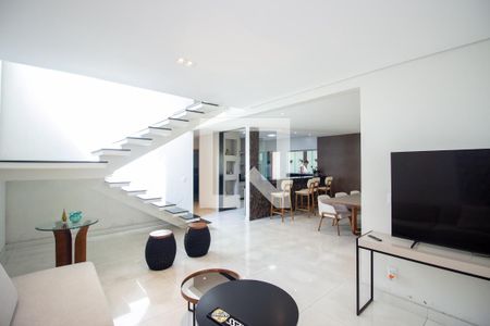 Sala de TV de casa à venda com 3 quartos, 230m² em Milanez, Contagem