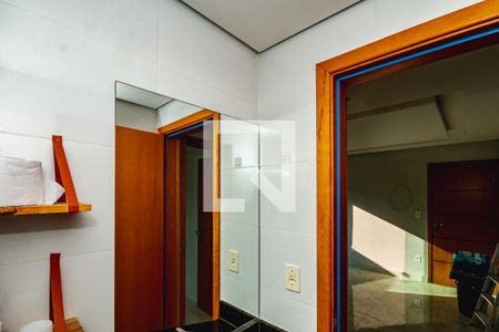 Banheiro Social de apartamento para alugar com 2 quartos, 54m² em Piratininga, Belo Horizonte