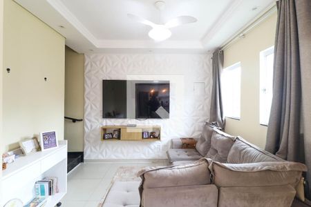 Sala de casa de condomínio à venda com 2 quartos, 90m² em Vila Nivi, São Paulo