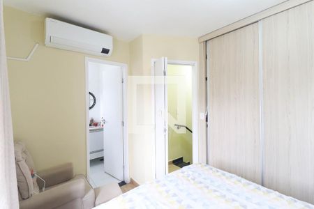 Suíte de casa de condomínio à venda com 2 quartos, 90m² em Vila Nivi, São Paulo