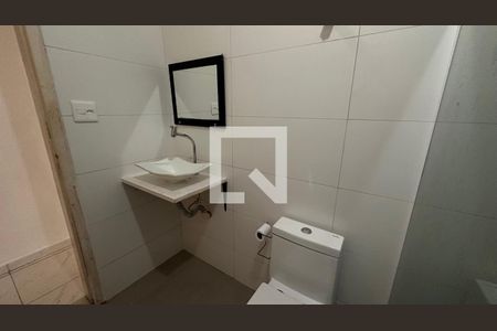 Banheiro social de casa para alugar com 2 quartos, 80m² em Cidade Monções, São Paulo