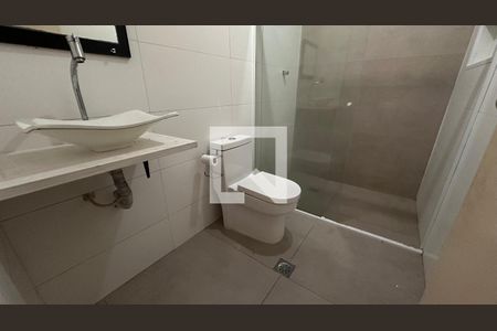 Banheiro social de casa para alugar com 2 quartos, 80m² em Cidade Monções, São Paulo