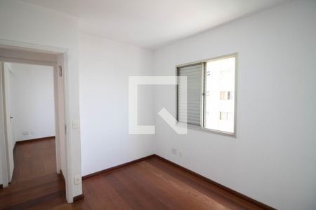 QUARTO 2 de apartamento para alugar com 2 quartos, 73m² em Parque Maria Domitila, São Paulo