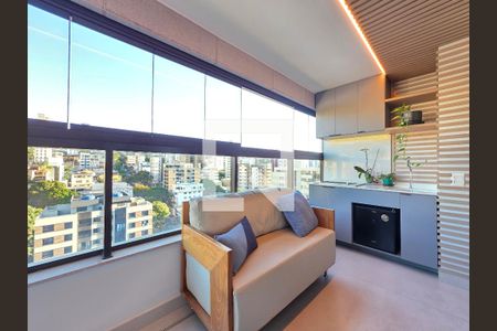 Varanda  de apartamento à venda com 4 quartos, 145m² em Santo Antônio, Belo Horizonte