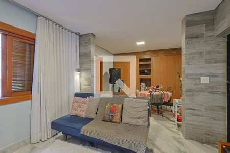 Casa à venda com 4 quartos, 300m² em Ana Lúcia, Belo Horizonte