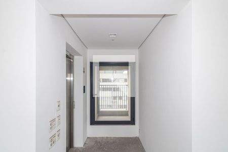 Entrada de apartamento à venda com 2 quartos, 147m² em Vila Nova Conceição, São Paulo