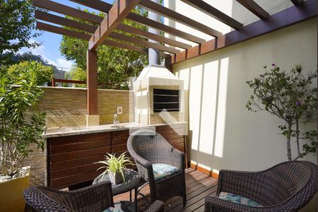 Espaço Gourmet de casa de condomínio à venda com 3 quartos, 190m² em Teresópolis, Porto Alegre