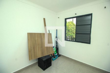 Quarto 2 de apartamento para alugar com 2 quartos, 41m² em Vila Scarpelli, Santo André