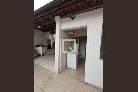 Casa à venda com 3 quartos, 130m² em Vila Dalva, São Paulo