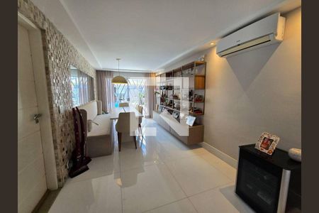 Casa à venda com 3 quartos, 113m² em Vila Pirajussara, São Paulo