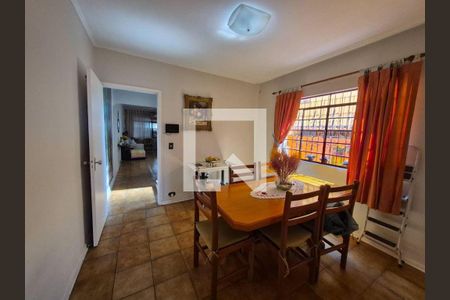 Casa à venda com 3 quartos, 250m² em Rio Pequeno, São Paulo