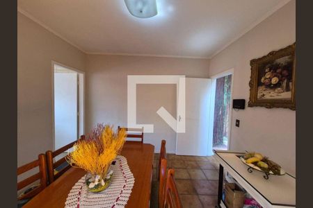 Casa à venda com 3 quartos, 250m² em Rio Pequeno, São Paulo