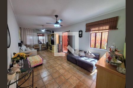 Casa à venda com 3 quartos, 250m² em Rio Pequeno, São Paulo