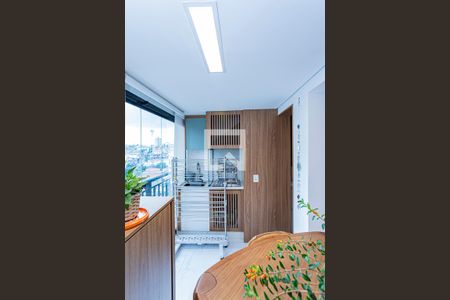 Sala e varanda extendida de apartamento à venda com 2 quartos, 67m² em Vila Arcadia, São Paulo