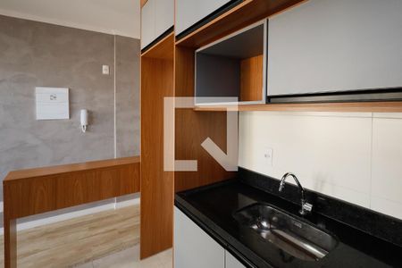Sala / Cozinha  de kitnet/studio para alugar com 1 quarto, 30m² em Vila Mazzei, São Paulo
