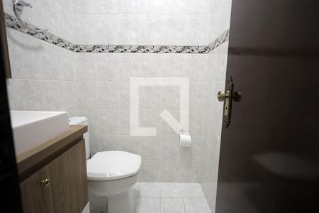 Banheiro 1 de casa à venda com 3 quartos, 250m² em Jardim Monte Libano, Santo André
