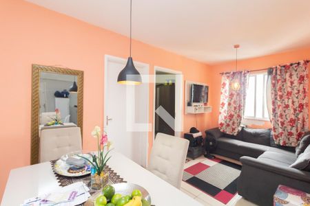 Sala de apartamento para alugar com 2 quartos, 50m² em Jardim Guaianazes, São Paulo