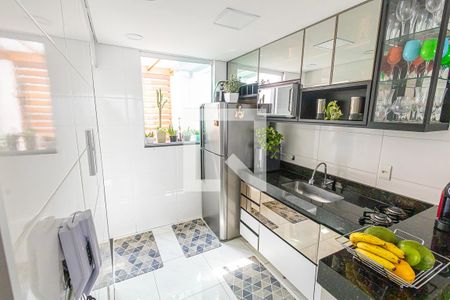 Cozinha de casa de condomínio para alugar com 2 quartos, 87m² em Planalto, Belo Horizonte