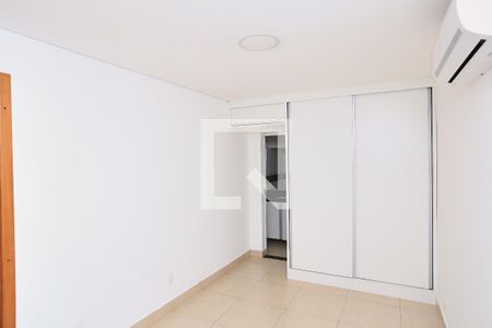 Suíte de casa para alugar com 3 quartos, 500m² em Sagrada Família, Belo Horizonte