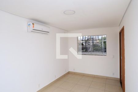 Suíte de casa para alugar com 3 quartos, 500m² em Sagrada Família, Belo Horizonte