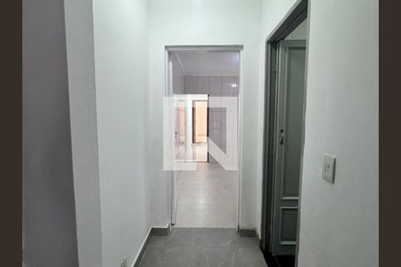 Corredor  de casa para alugar com 2 quartos, 130m² em Parque Reboucas, São Paulo