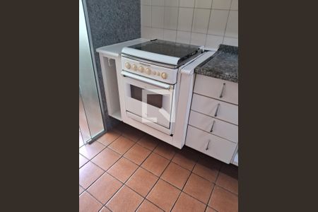 Cozinha de apartamento para alugar com 2 quartos, 74m² em Jardim Industrial, São Paulo
