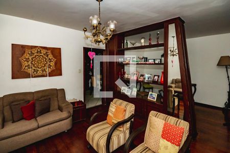 Sala de casa à venda com 4 quartos, 251m² em Alípio de Melo, Belo Horizonte