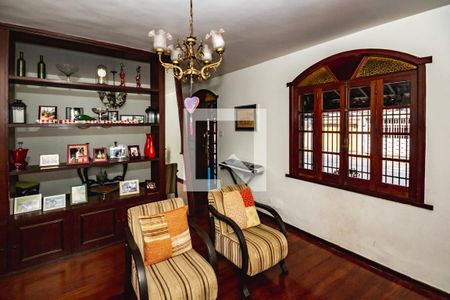 Sala de casa à venda com 4 quartos, 251m² em Alípio de Melo, Belo Horizonte