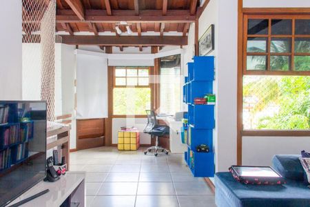 Casa à venda com 8 quartos, 560m² em Camboinhas, Niterói